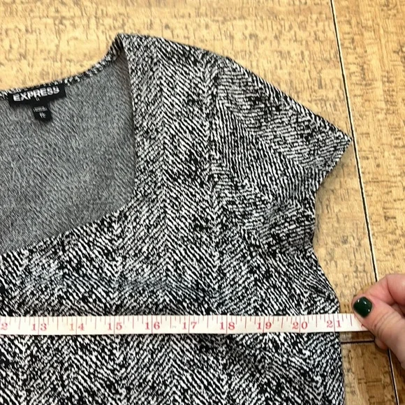 Express Cap Sleeve Black Marled Knee-Length Dress - Picture 6 of 10